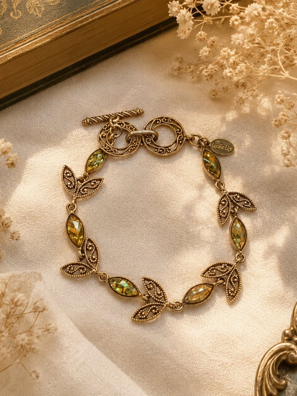 Stunning Vintage Cookie Lee Filigree Toggle Bracelet